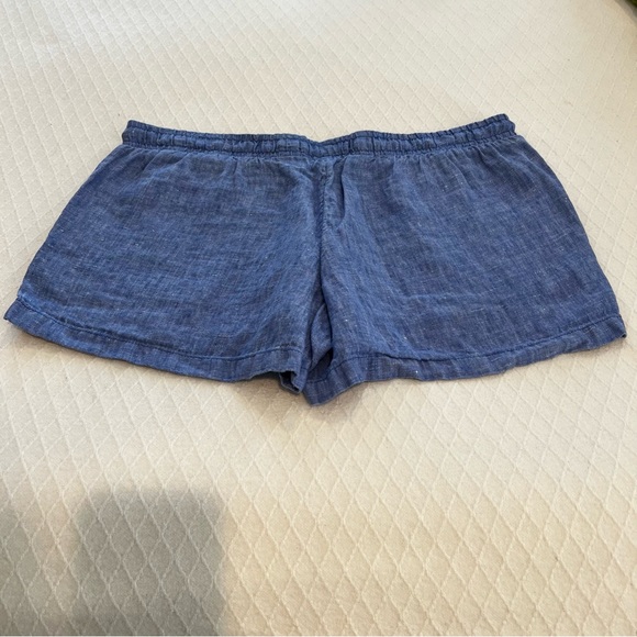 Lilly Pulitzer Baybreeze Short - Large - Blue - Gently used condition - Picture 2 of 4